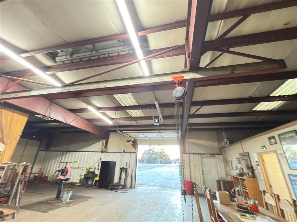 Photo 19 — 919 W Broadway Avenue, Seminole, OK 74868