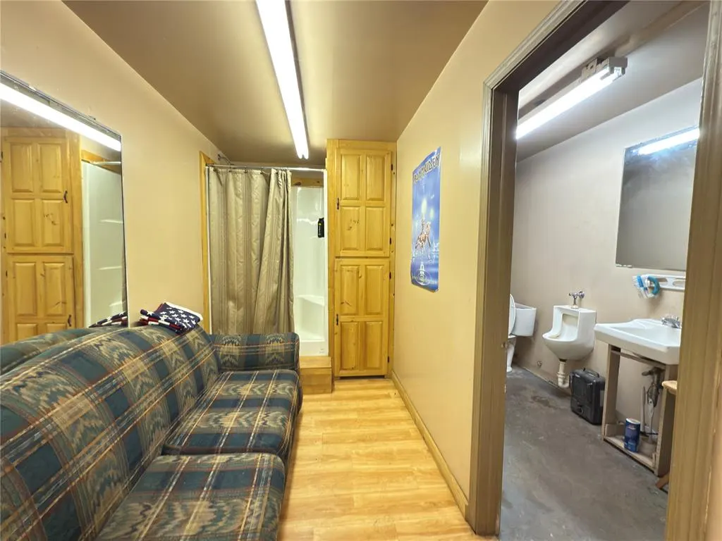 Photo 21 — 919 W Broadway Avenue, Seminole, OK 74868