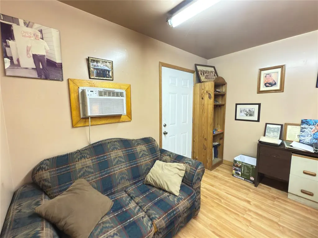 Photo 22 — 919 W Broadway Avenue, Seminole, OK 74868