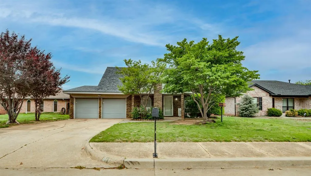 Photo 4 — 611 Linda Lane, Yukon, OK 73099