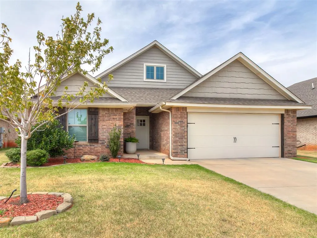 Photo 2 — 16009 Iron Tree Lane, Edmond, OK 73013