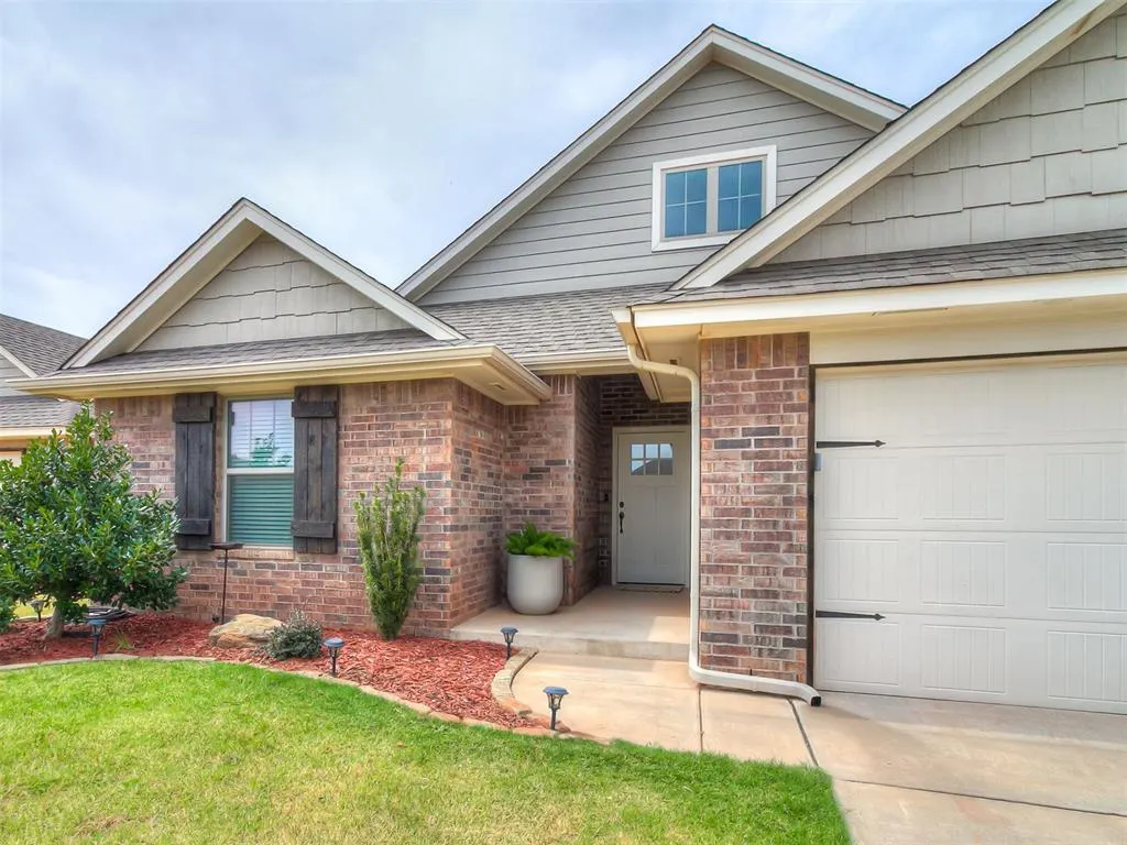 Photo 3 — 16009 Iron Tree Lane, Edmond, OK 73013