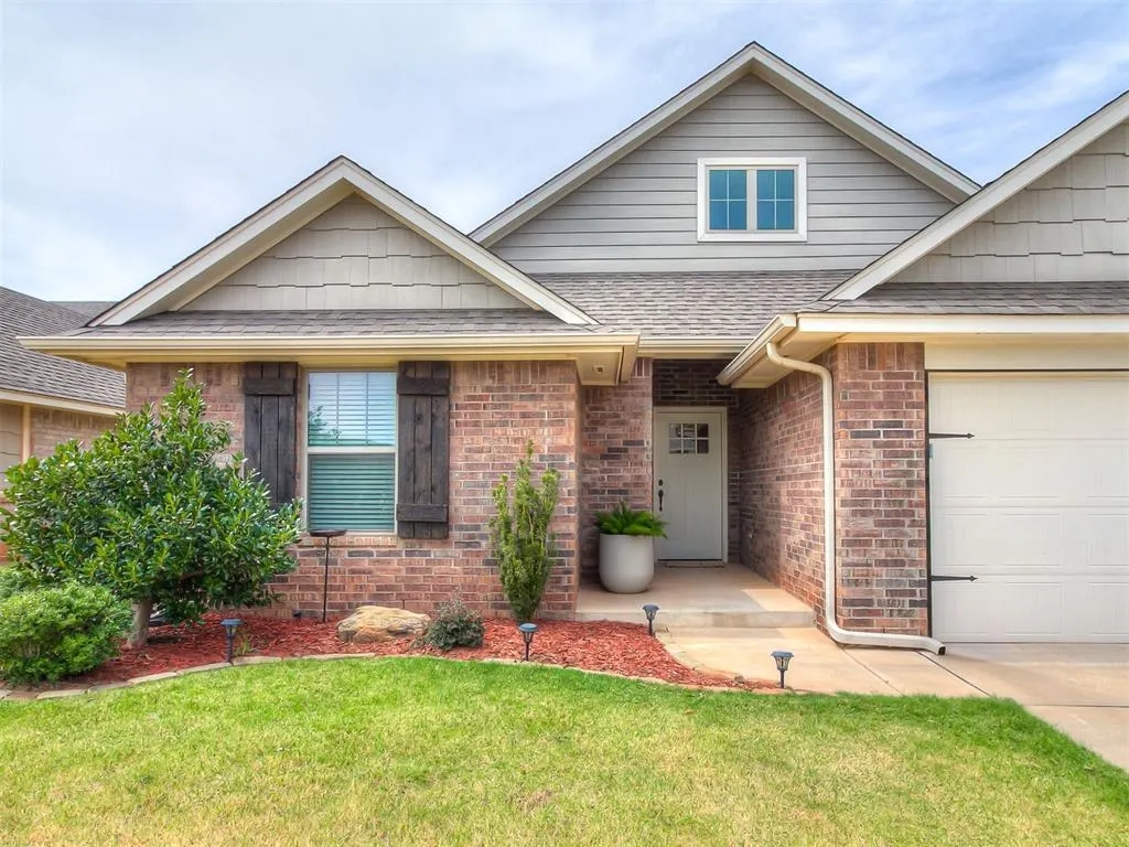 Photo 4 — 16009 Iron Tree Lane, Edmond, OK 73013