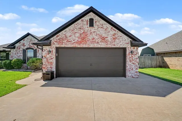 Photo 2 — 1212 Northridge Boulevard, Altus, OK 73521