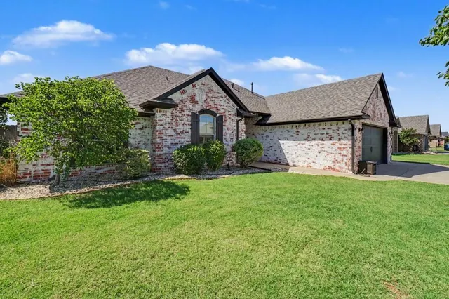 Photo 4 — 1212 Northridge Boulevard, Altus, OK 73521