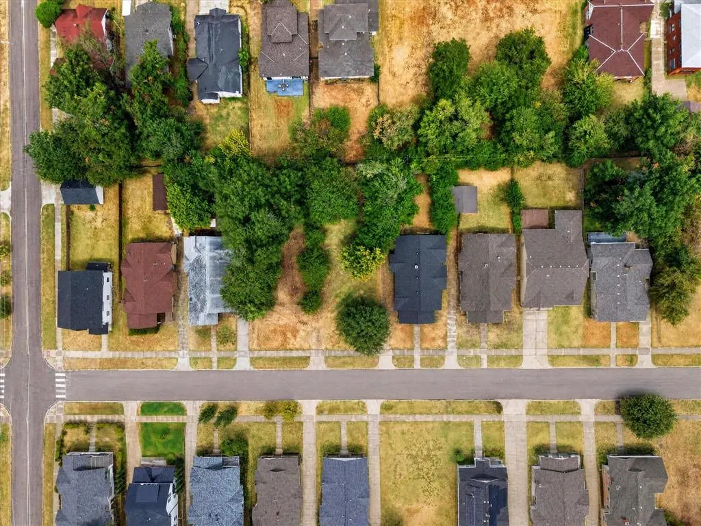 Photo 5 — 217 NE 15th Street, Oklahoma City, OK 73104