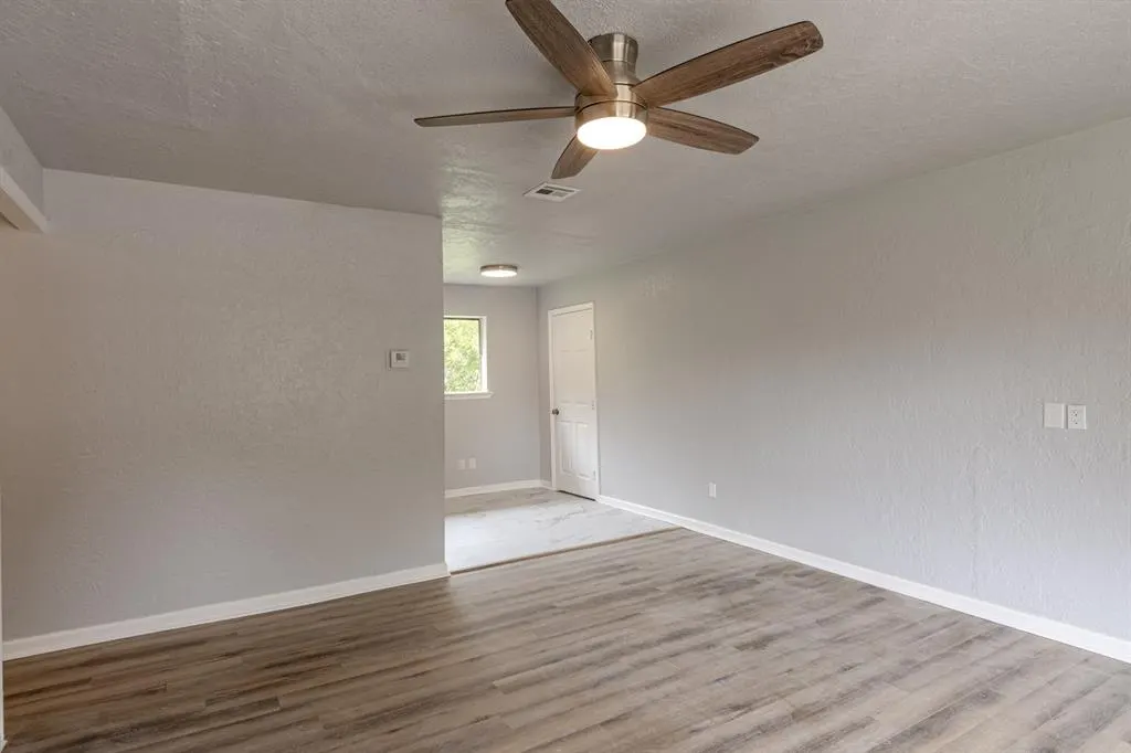 Photo 7 — 2605 Queensbury Road, Moore, OK 73160