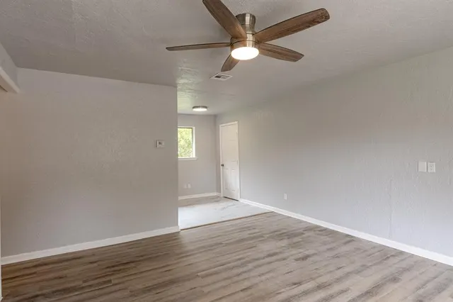 Photo 7 — 2605 Queensbury Road, Moore, OK 73160