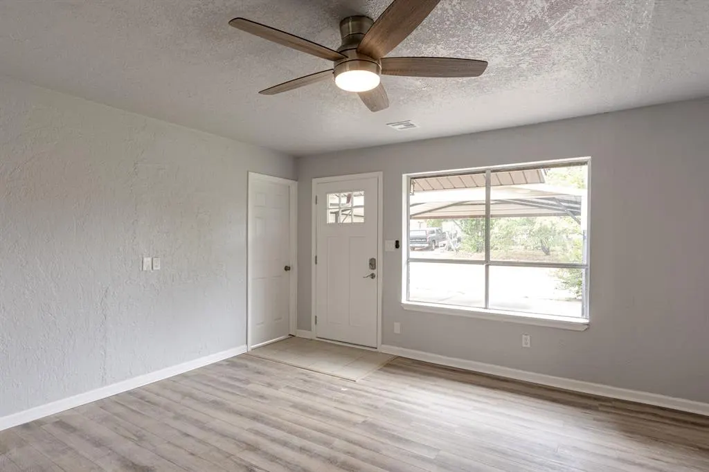Photo 9 — 2605 Queensbury Road, Moore, OK 73160