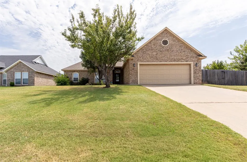 Photo 2 — 2318 Tailwind Drive, Purcell, OK 73080