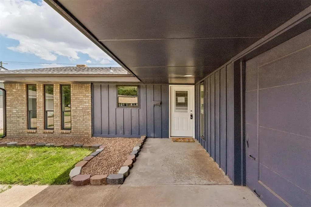 Photo 2 — 6736 Cherry Place, Oklahoma City, OK 73127