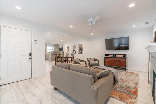 Photo 5 — 701 NE 24th Street, Oklahoma City, OK 73105