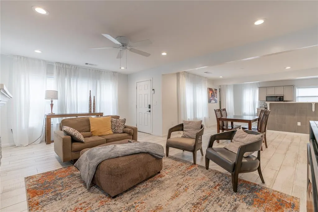 Photo 6 — 701 NE 24th Street, Oklahoma City, OK 73105
