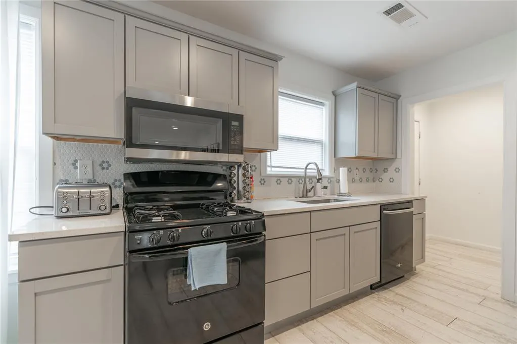 Photo 10 — 701 NE 24th Street, Oklahoma City, OK 73105