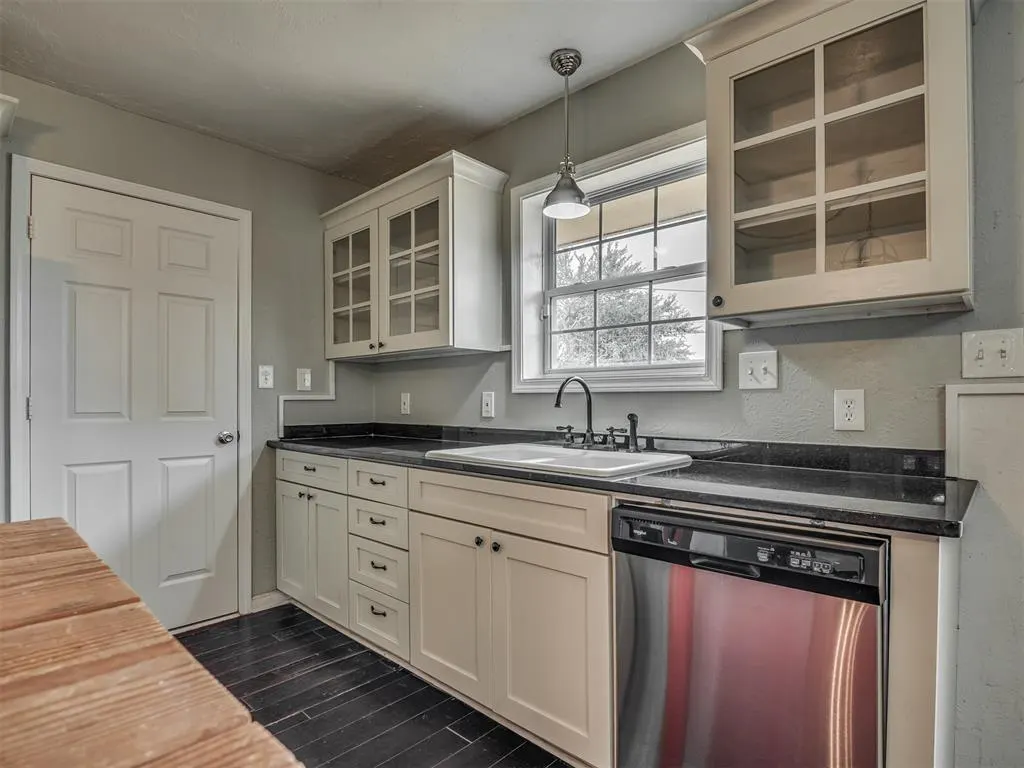 Photo 12 — 3121 NW 62nd Street, Oklahoma City, OK 73112