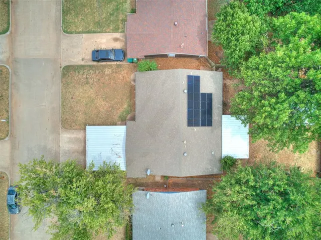 Photo 5 — 210 E Cherry Avenue, Yukon, OK 73099