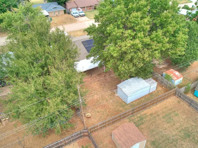 Photo 6 — 210 E Cherry Avenue, Yukon, OK 73099