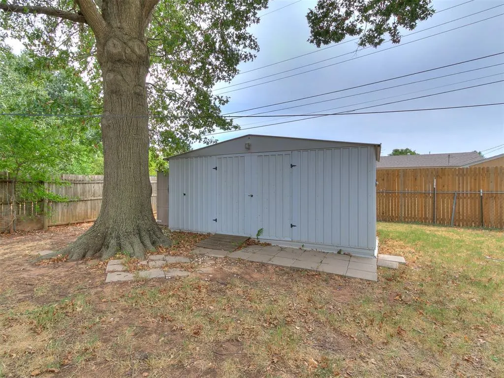 Photo 12 — 210 E Cherry Avenue, Yukon, OK 73099