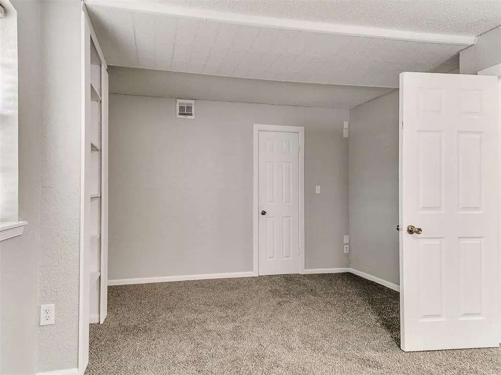 Photo 37 — 210 E Cherry Avenue, Yukon, OK 73099
