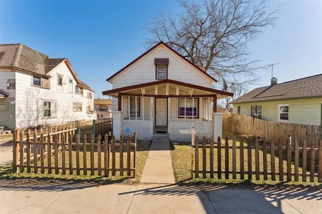 Front exterior — 616 N Choctaw Avenue, El Reno, OK 73036