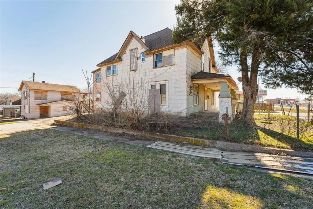 Photo 3 — 616 N Choctaw Avenue, El Reno, OK 73036