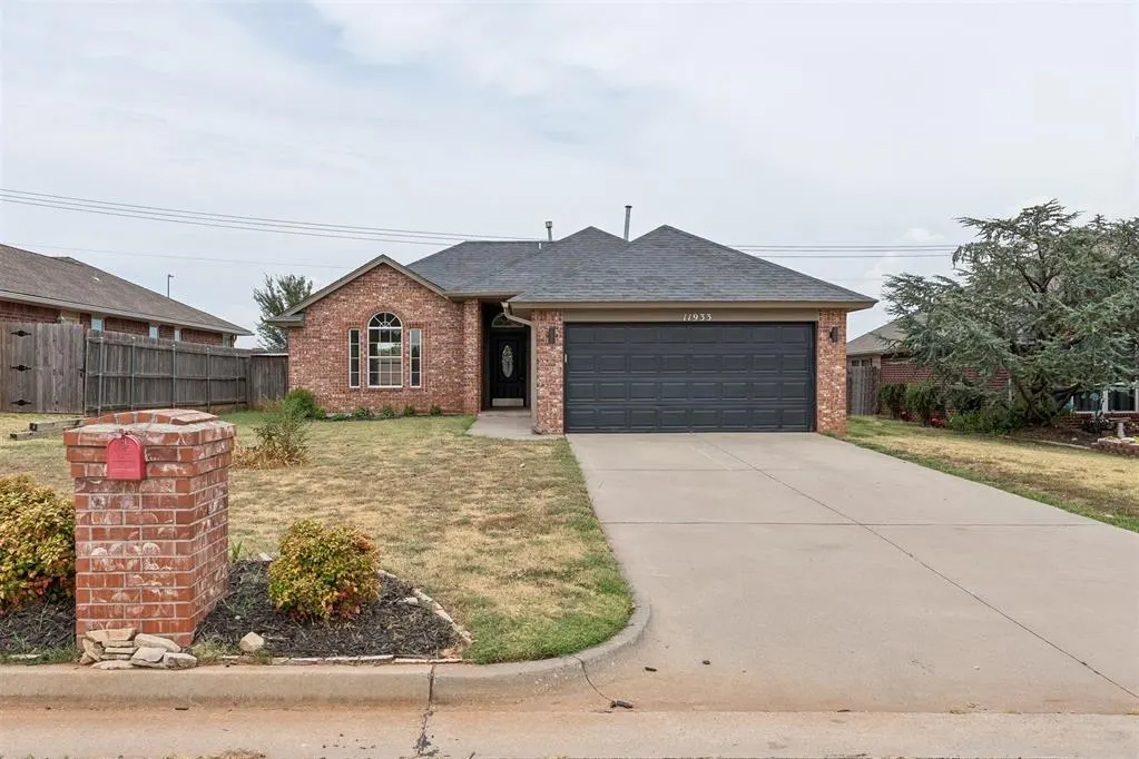 Front exterior — 11933 NW 7th Street, Yukon, OK 73099