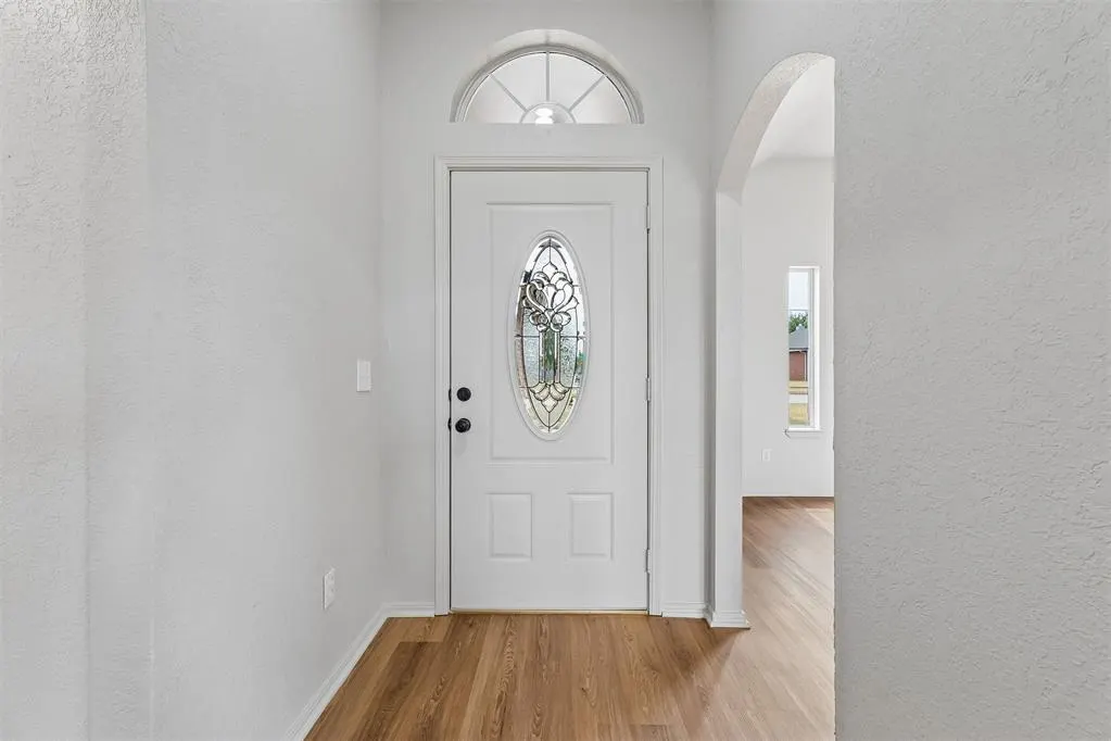 Photo 3 — 11933 NW 7th Street, Yukon, OK 73099