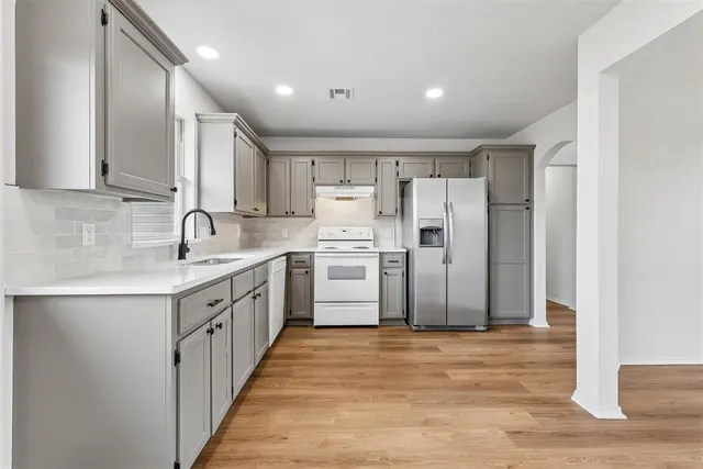 Photo 8 — 11933 NW 7th Street, Yukon, OK 73099