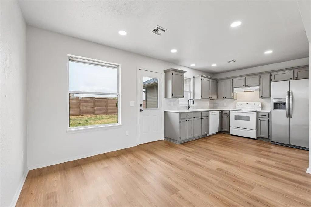 Photo 12 — 11933 NW 7th Street, Yukon, OK 73099