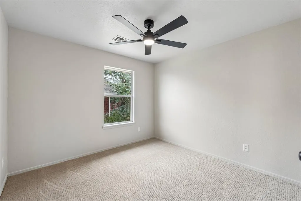 Photo 22 — 11933 NW 7th Street, Yukon, OK 73099