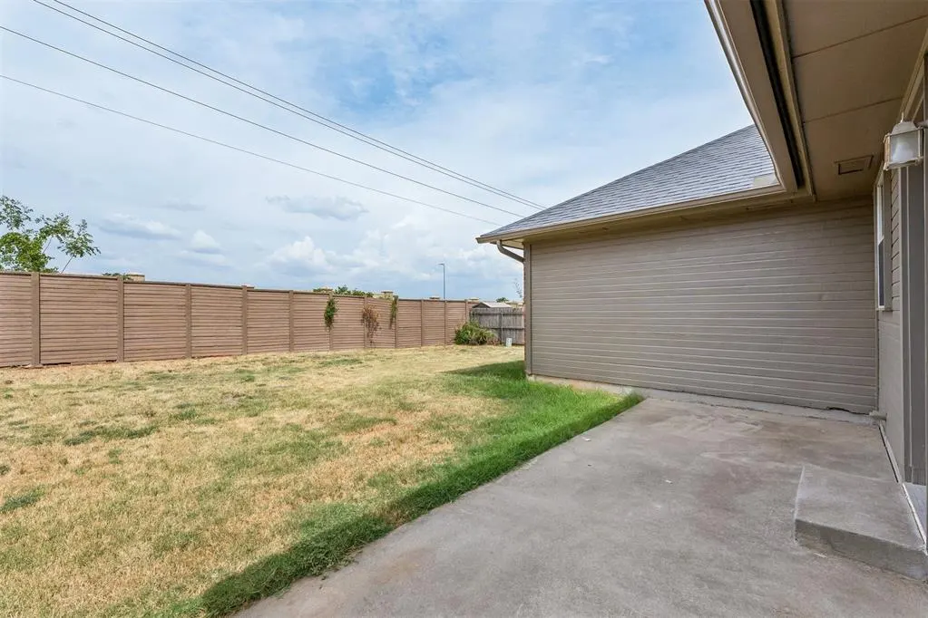 Photo 31 — 11933 NW 7th Street, Yukon, OK 73099