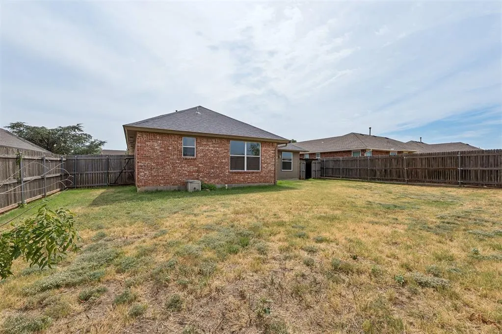 Photo 33 — 11933 NW 7th Street, Yukon, OK 73099