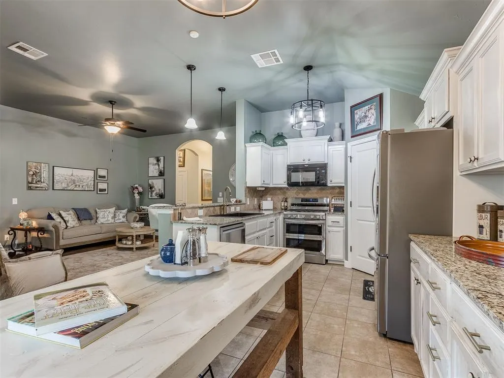 Photo 33 — 11809 SW 9th Street, Yukon, OK 73099