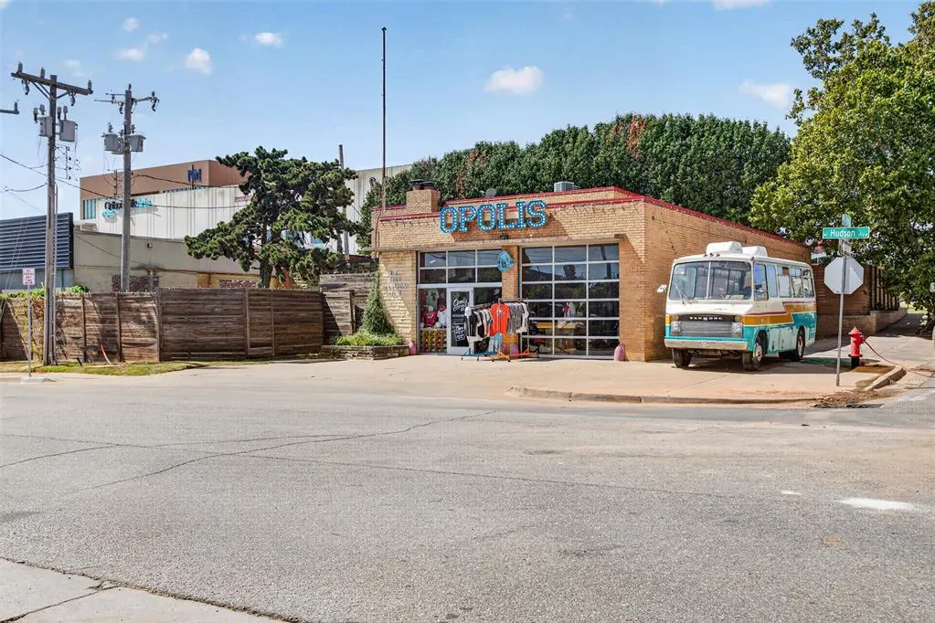 Photo 2 — 1111 N Hudson Avenue, Oklahoma City, OK 73103