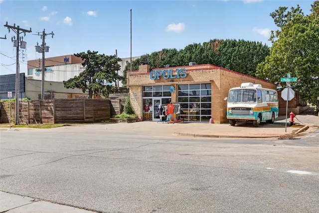 Photo 2 — 1111 N Hudson Avenue, Oklahoma City, OK 73103