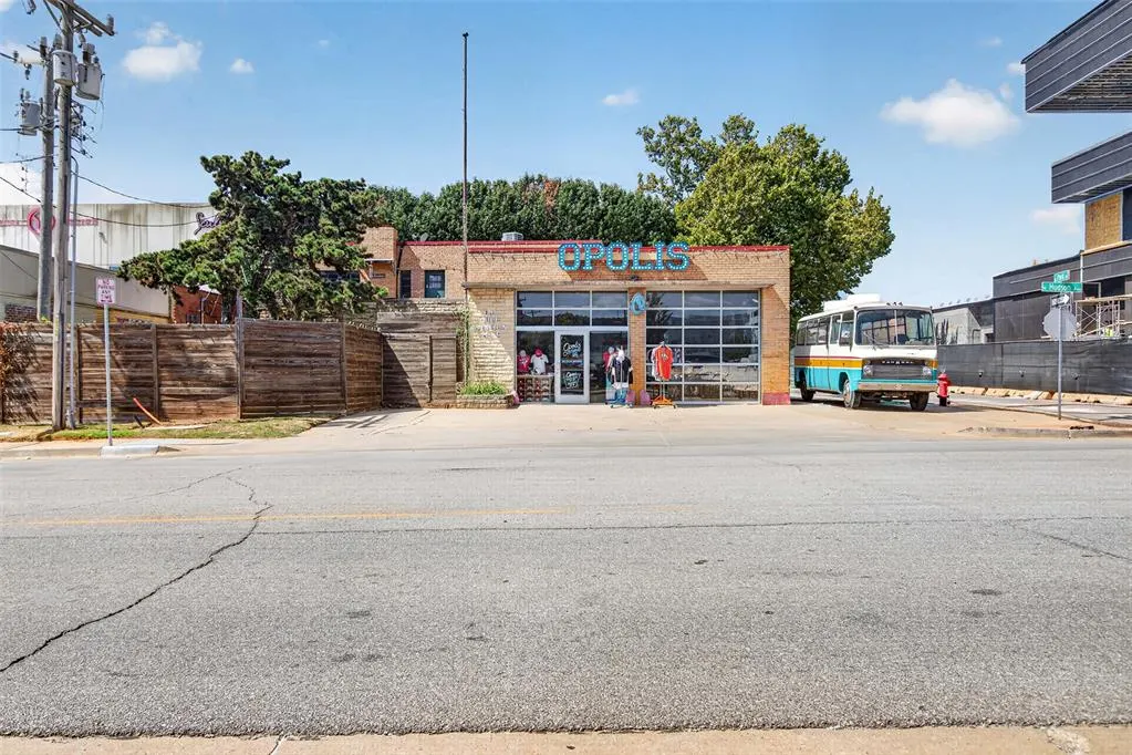 Photo 3 — 1111 N Hudson Avenue, Oklahoma City, OK 73103