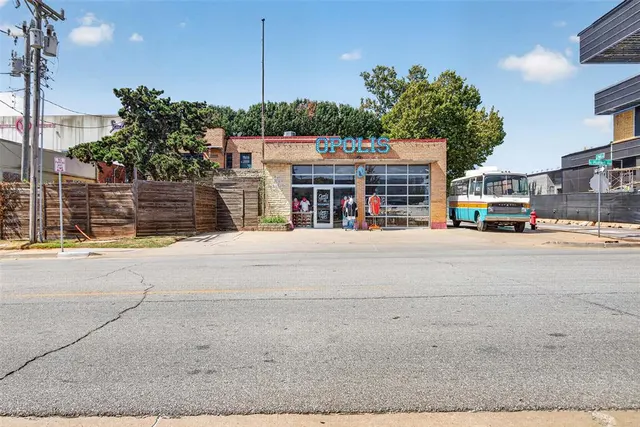 Photo 3 — 1111 N Hudson Avenue, Oklahoma City, OK 73103