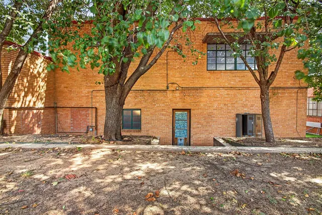 Photo 7 — 1111 N Hudson Avenue, Oklahoma City, OK 73103