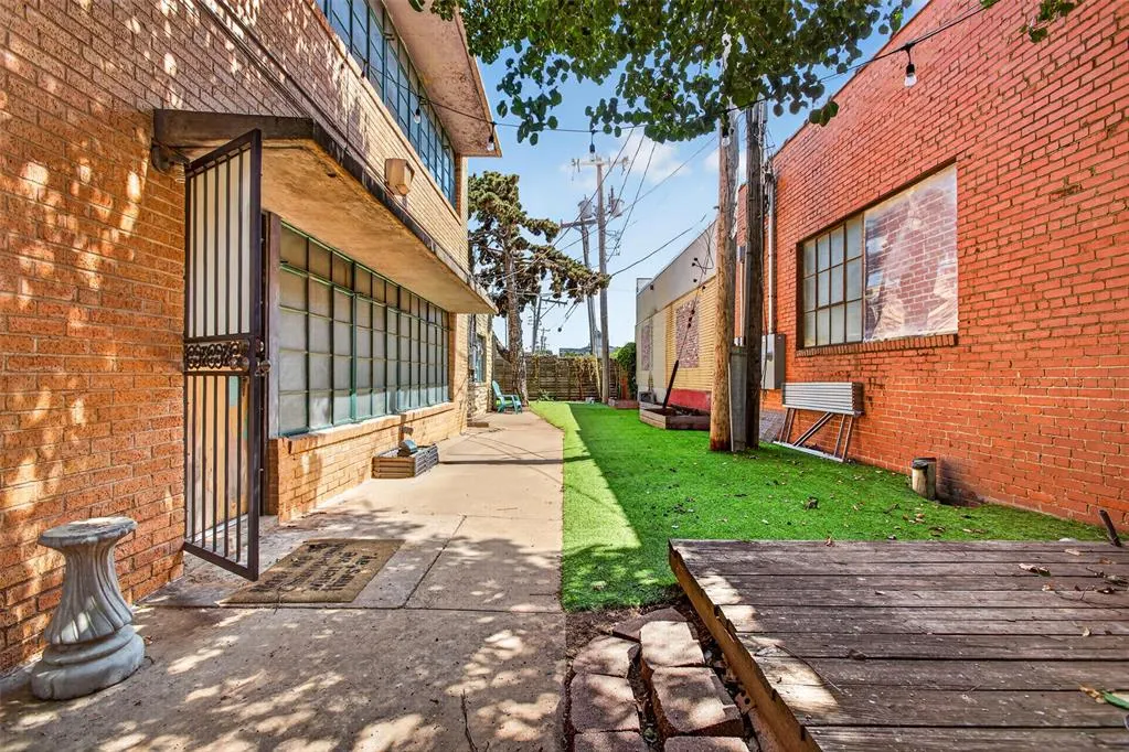 Photo 10 — 1111 N Hudson Avenue, Oklahoma City, OK 73103