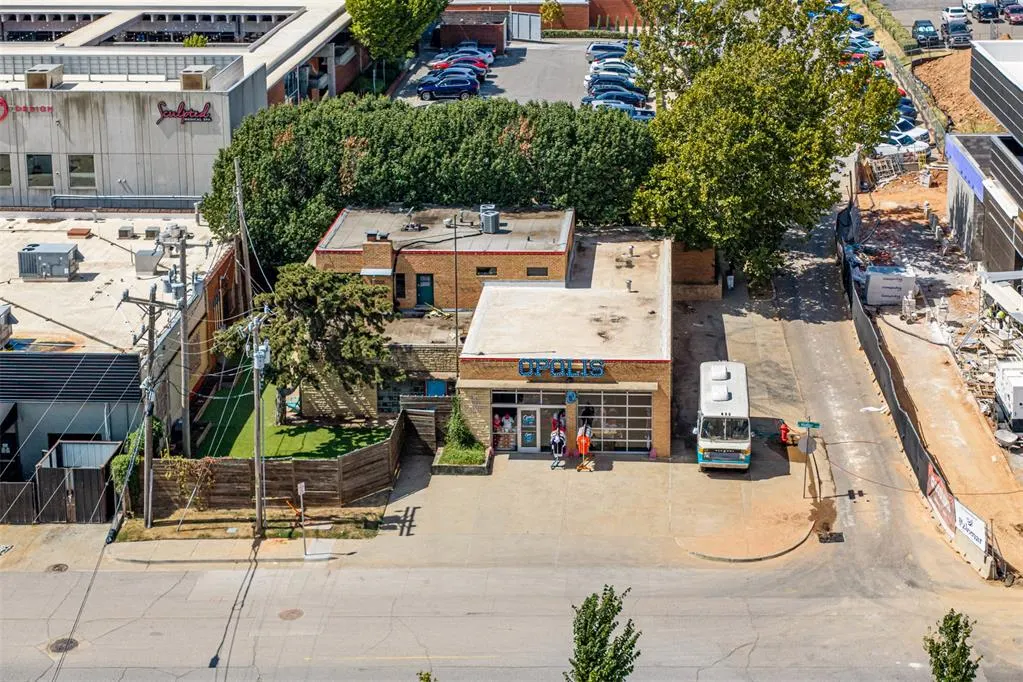 Photo 19 — 1111 N Hudson Avenue, Oklahoma City, OK 73103