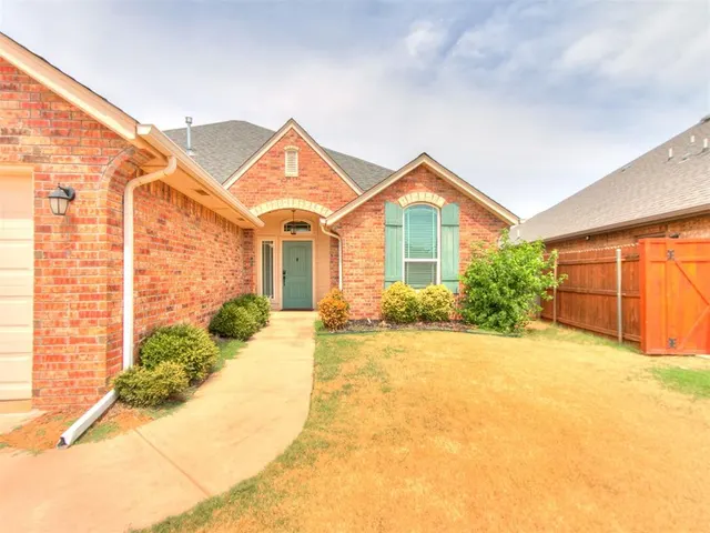 Photo 2 — 16909 Madrid Circle, Oklahoma City, OK 73170