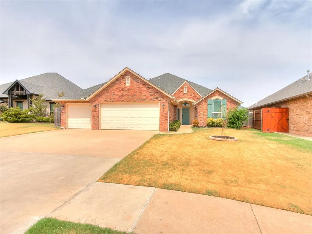 Photo 3 — 16909 Madrid Circle, Oklahoma City, OK 73170