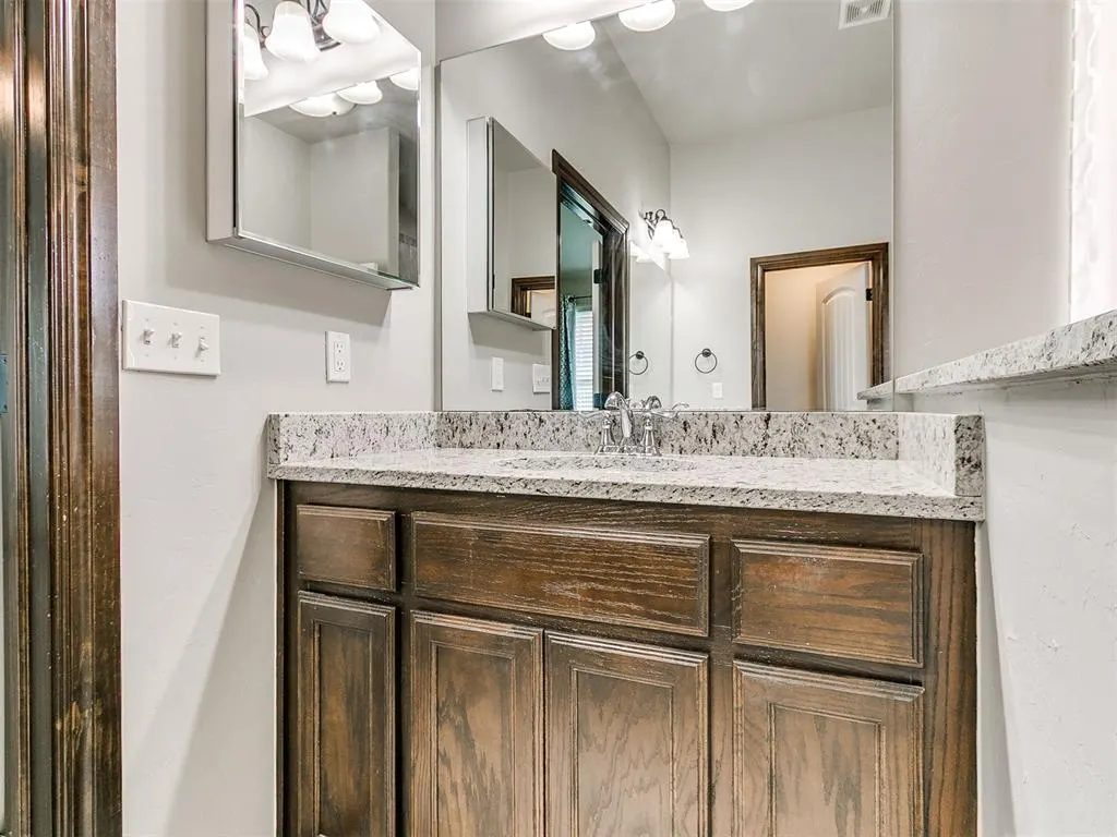 Photo 11 — 16909 Madrid Circle, Oklahoma City, OK 73170