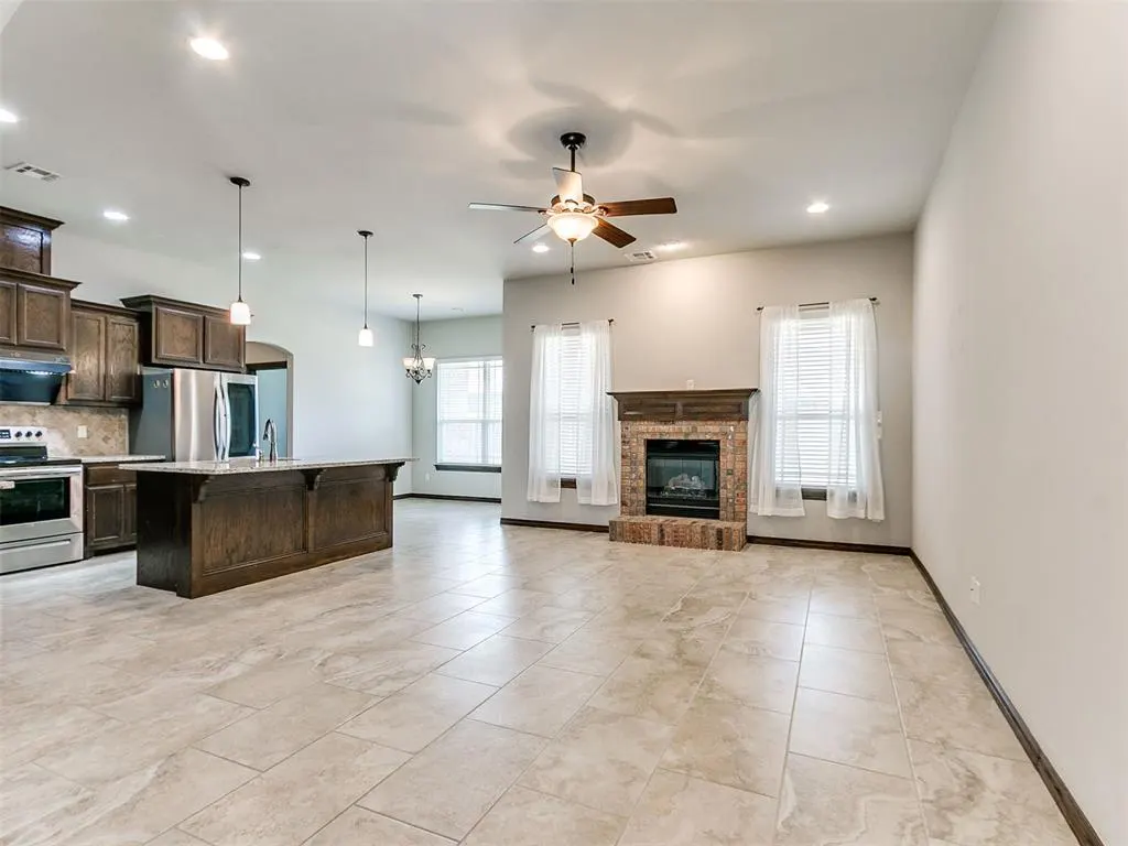 Photo 16 — 16909 Madrid Circle, Oklahoma City, OK 73170