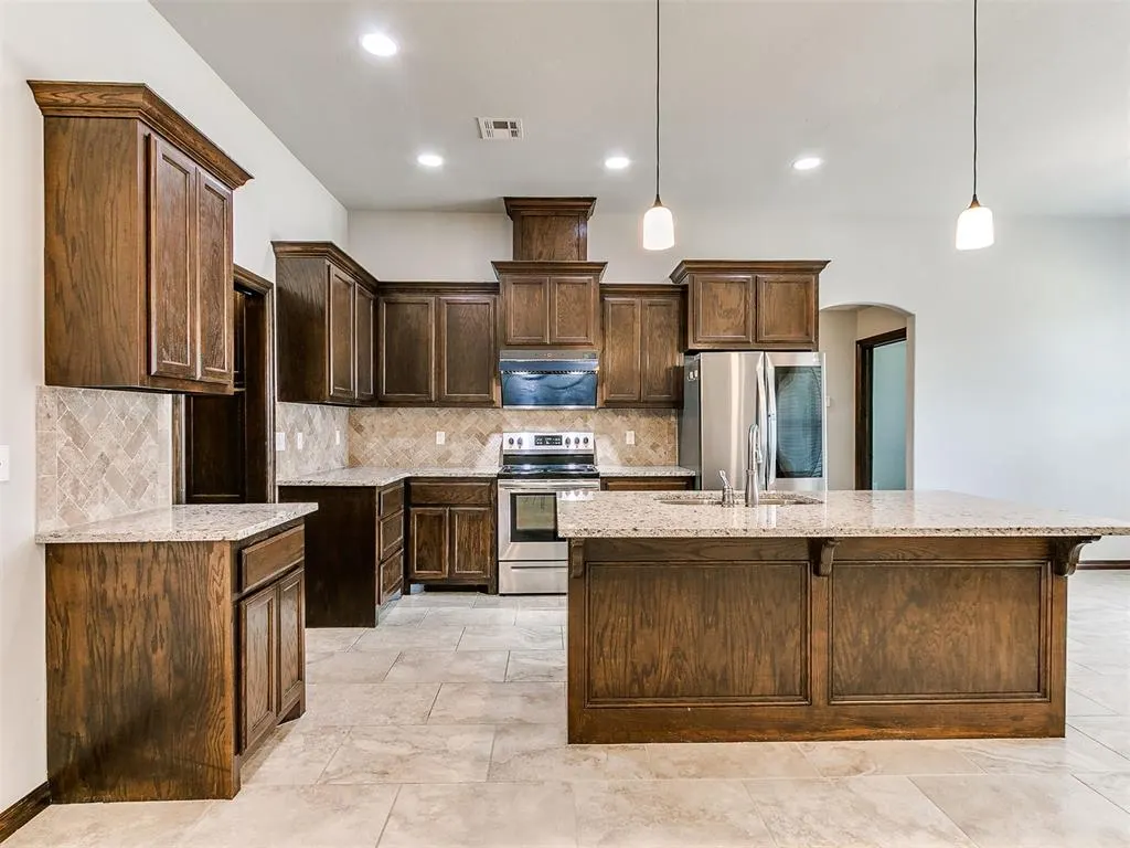 Photo 20 — 16909 Madrid Circle, Oklahoma City, OK 73170