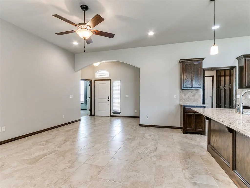 Photo 22 — 16909 Madrid Circle, Oklahoma City, OK 73170