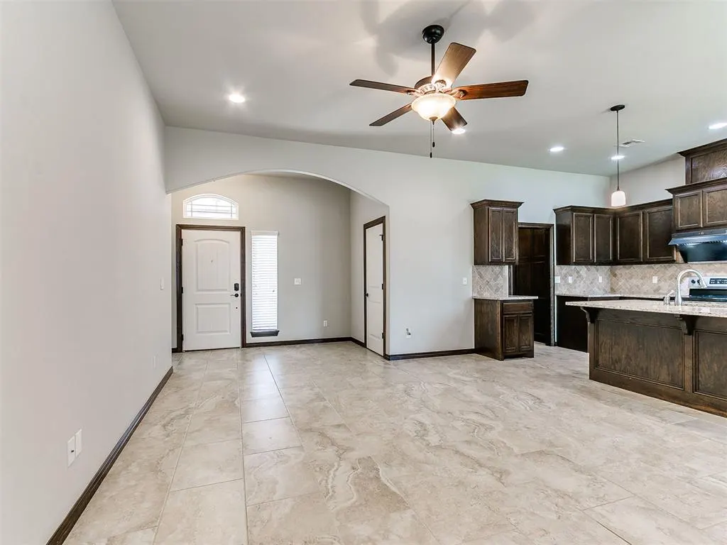 Photo 23 — 16909 Madrid Circle, Oklahoma City, OK 73170