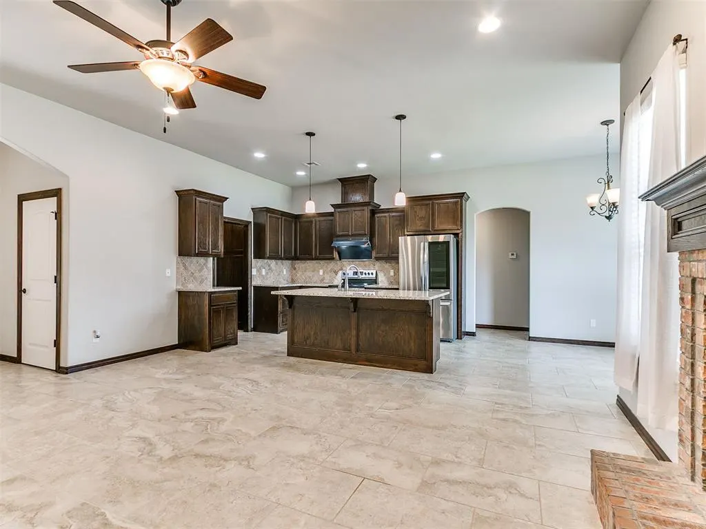 Photo 24 — 16909 Madrid Circle, Oklahoma City, OK 73170