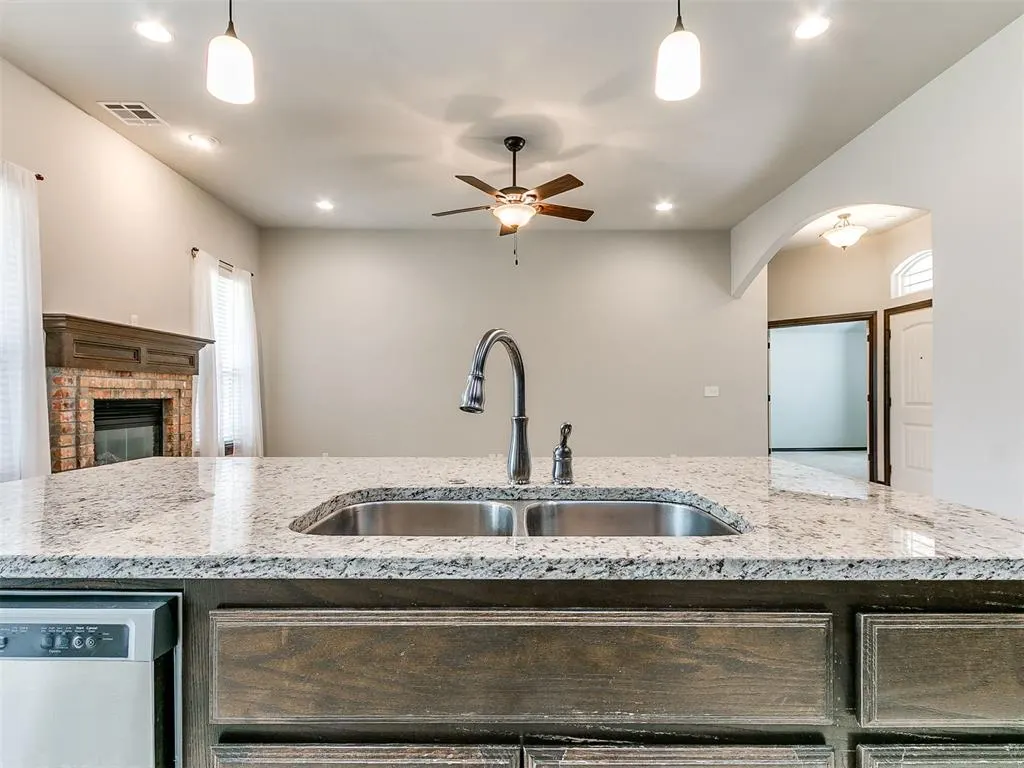 Photo 28 — 16909 Madrid Circle, Oklahoma City, OK 73170