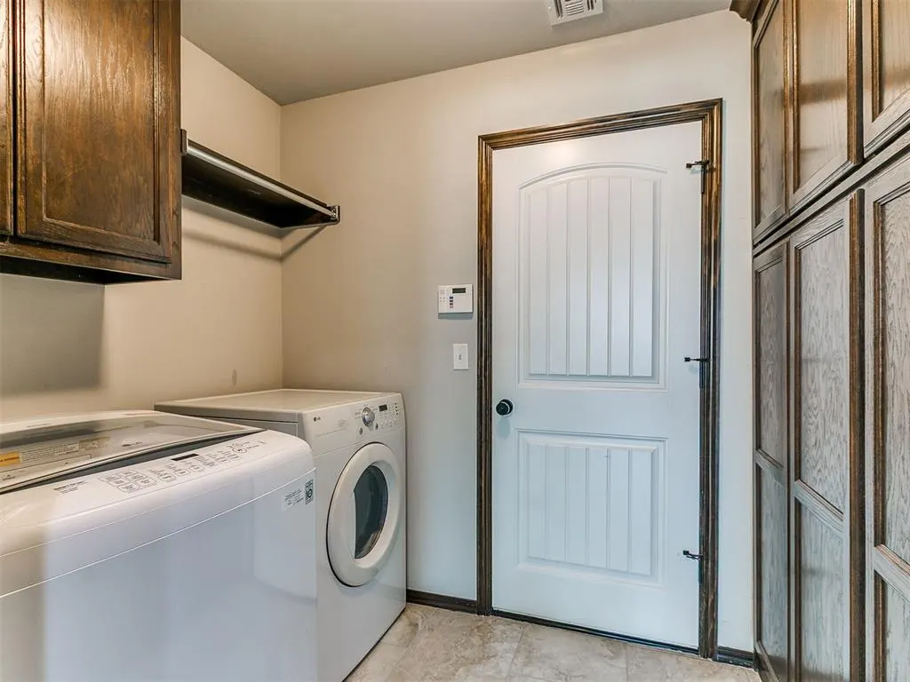 Photo 31 — 16909 Madrid Circle, Oklahoma City, OK 73170